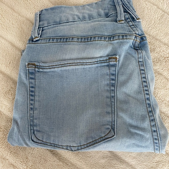 Good American Jeans - Picture 8 of 9